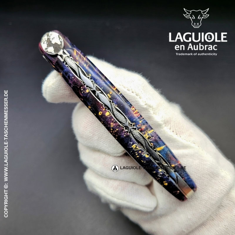 laguiole taschenmesser „die erde“ – kollektion cosmos – holundermaser blau