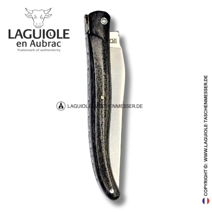 schwarze sonnenfinsternis: laguiole taschenmesser aus carbon – gravierte biene und feder