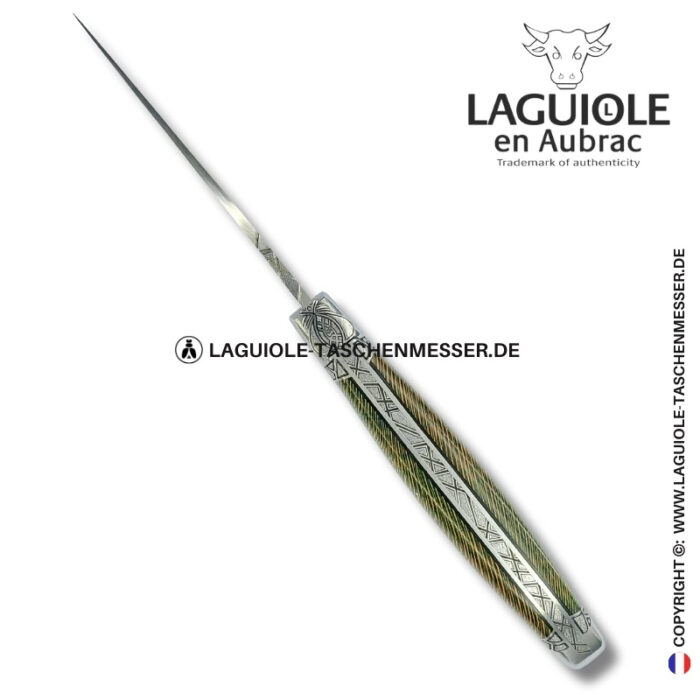 gestreifte elfenkönigin: laguiole taschenmesser aus grün brauner platane mit gravierte biene, heftbacke und feder