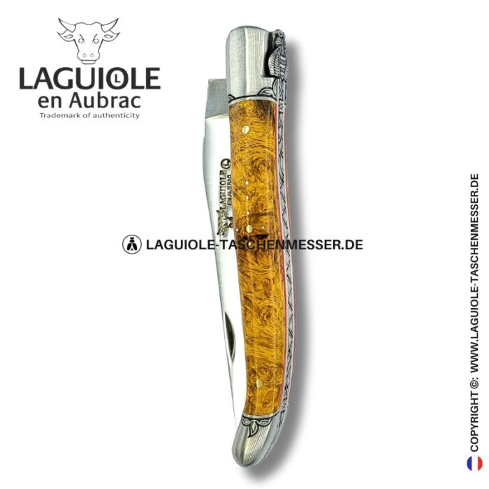 umarmung des efeus: laguiole taschenmesser aus goldener amboina maser mit gravierte biene, heftbacke und feder